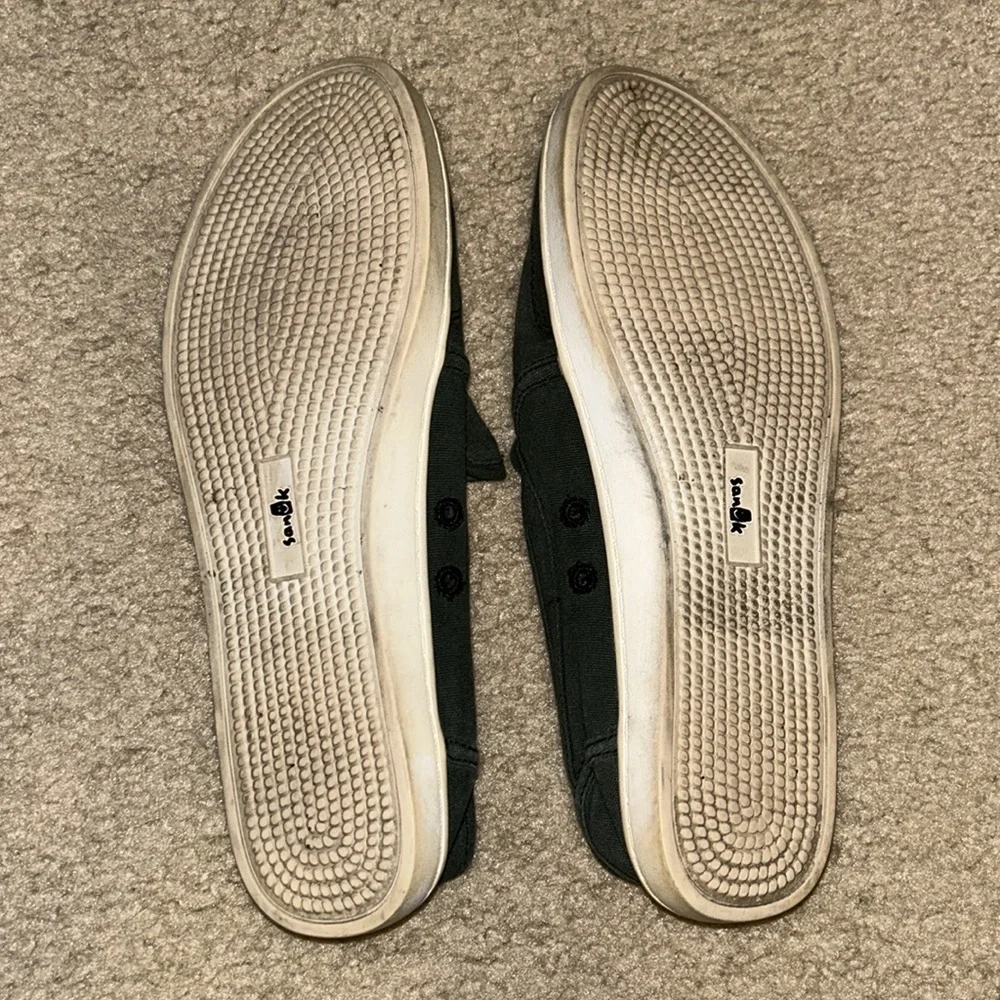 Sanuks